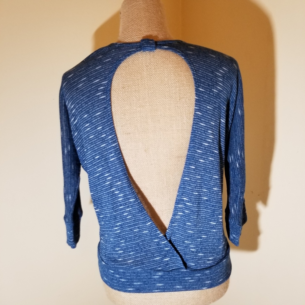 Derek Heart blue blended open back top - Picture 5 of 7